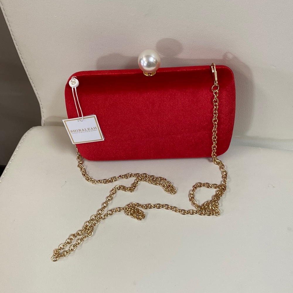 Red clutch